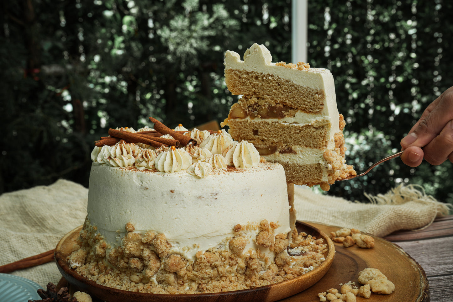 Apple Crumble Custard Cake