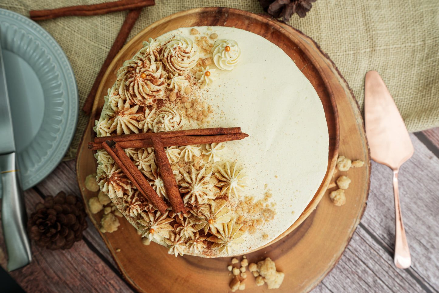 Apple Crumble Custard Cake