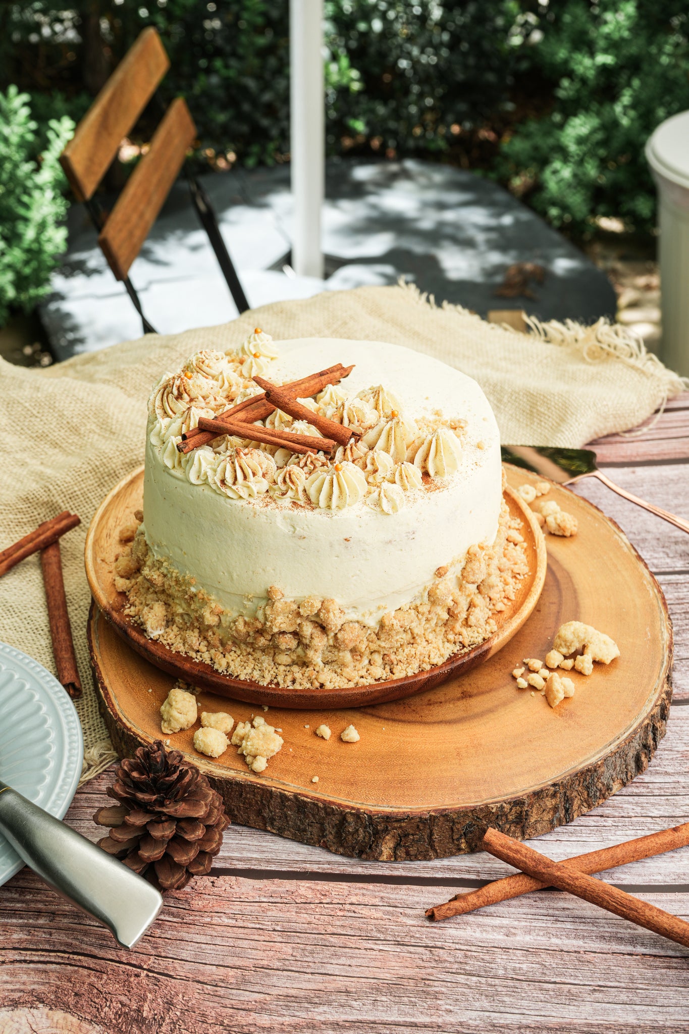Apple Crumble Custard Cake