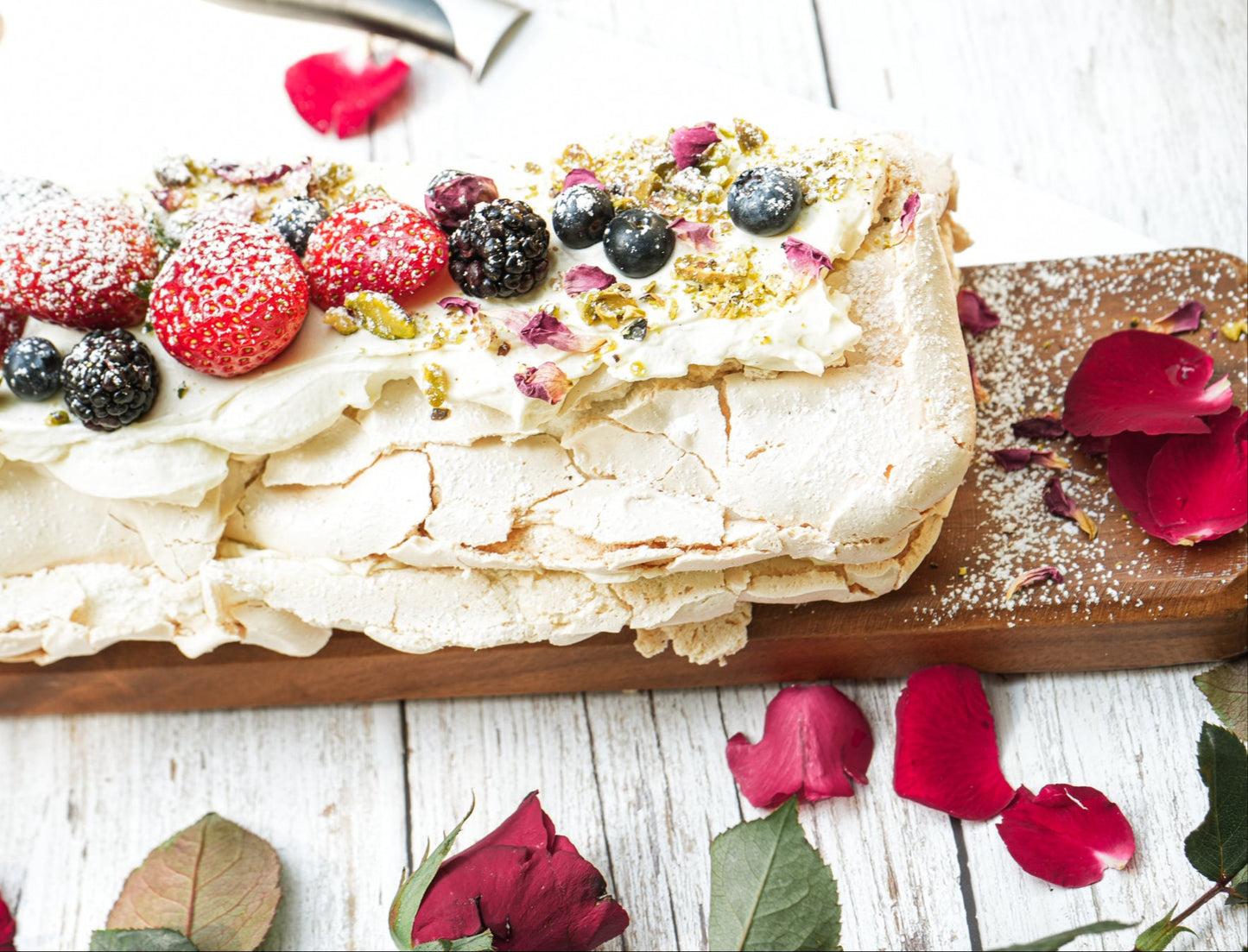 meringue roulade, pavlova